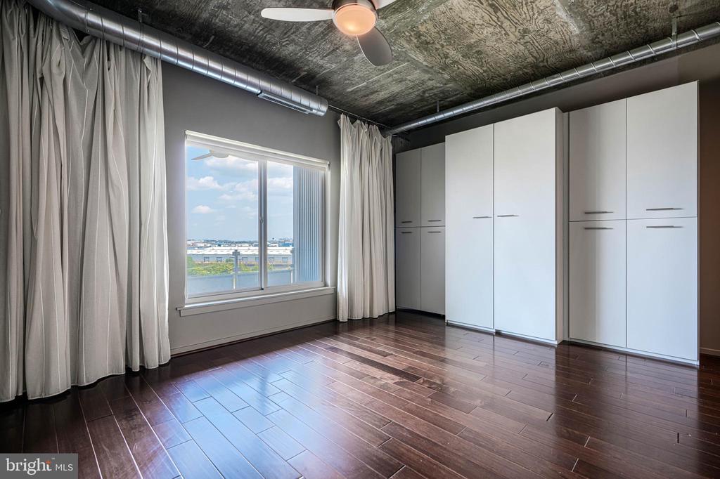 1200 STEUART STREET Unit: 614