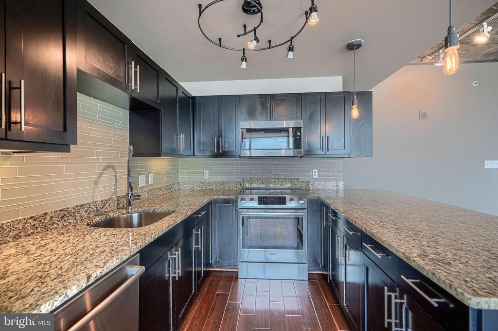 1200 STEUART STREET Unit: 614