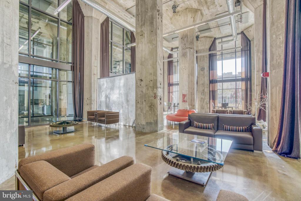 1200 STEUART STREET Unit: 614