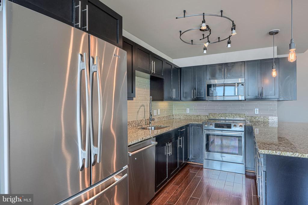 1200 STEUART STREET Unit: 614