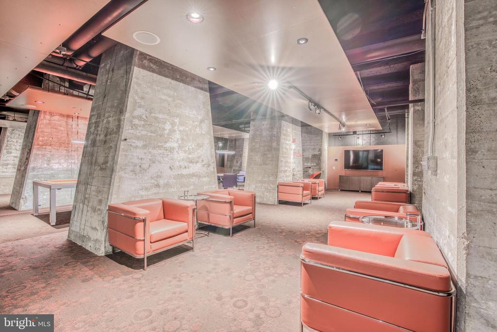 1200 STEUART STREET Unit: 614