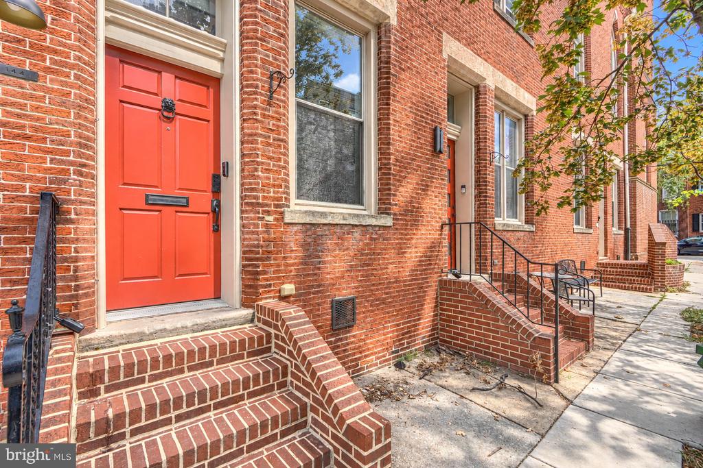 144 E CLEMENT STREET E Unit: A