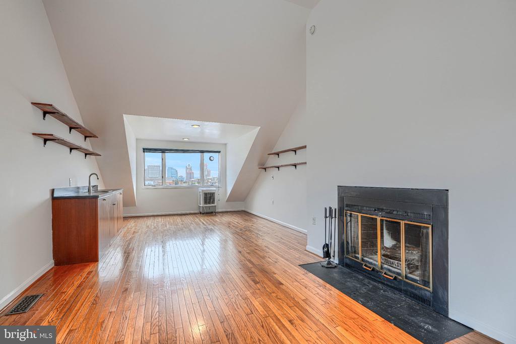 144 E CLEMENT STREET E Unit: A