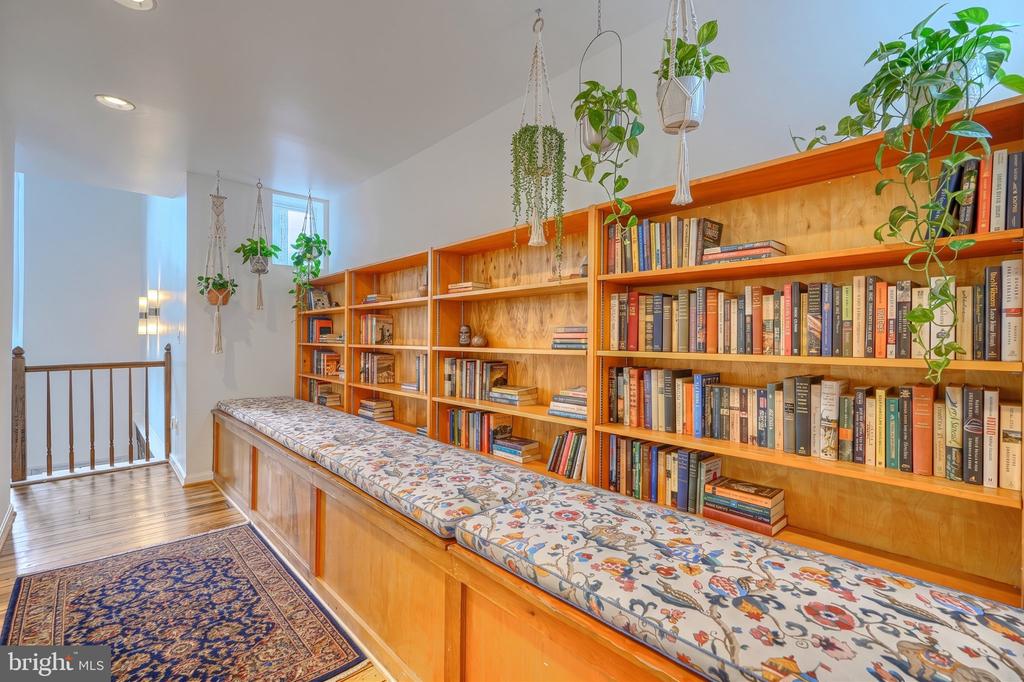 144 E CLEMENT STREET E Unit: A