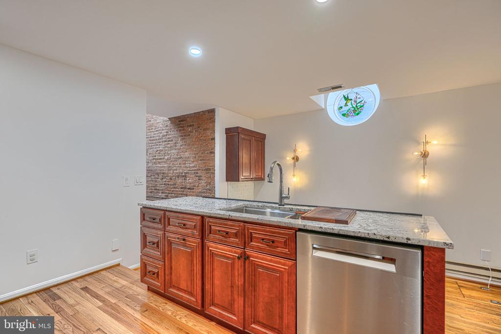 144 E CLEMENT STREET E Unit: A
