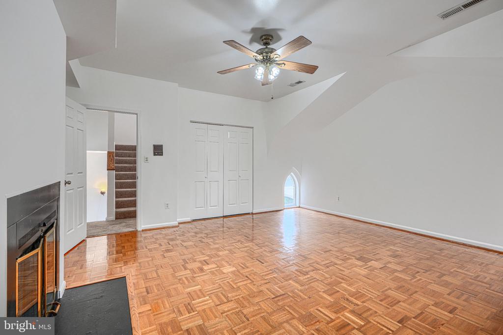 144 E CLEMENT STREET E Unit: A