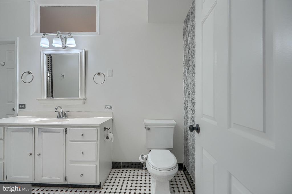 144 E CLEMENT STREET E Unit: A
