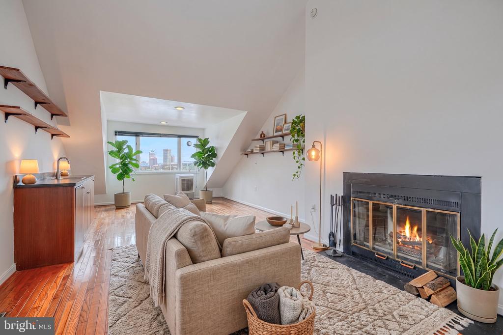 144 E CLEMENT STREET E Unit: A