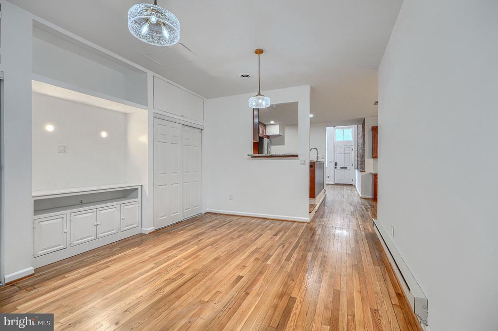 144 E CLEMENT STREET E Unit: A