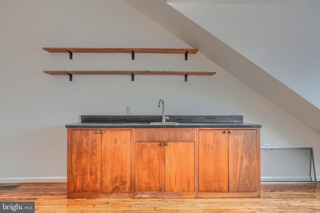 144 E CLEMENT STREET E Unit: A