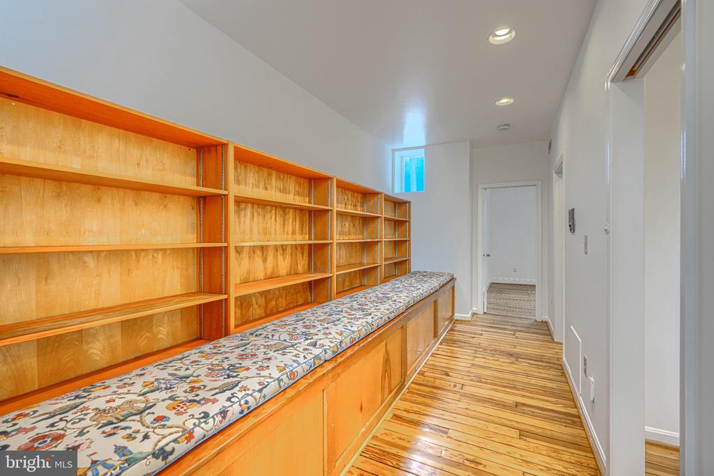 144 E CLEMENT STREET E Unit: A