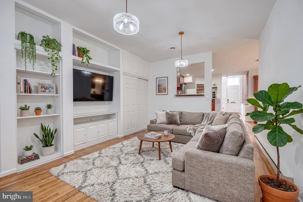 144 E CLEMENT STREET E Unit: A