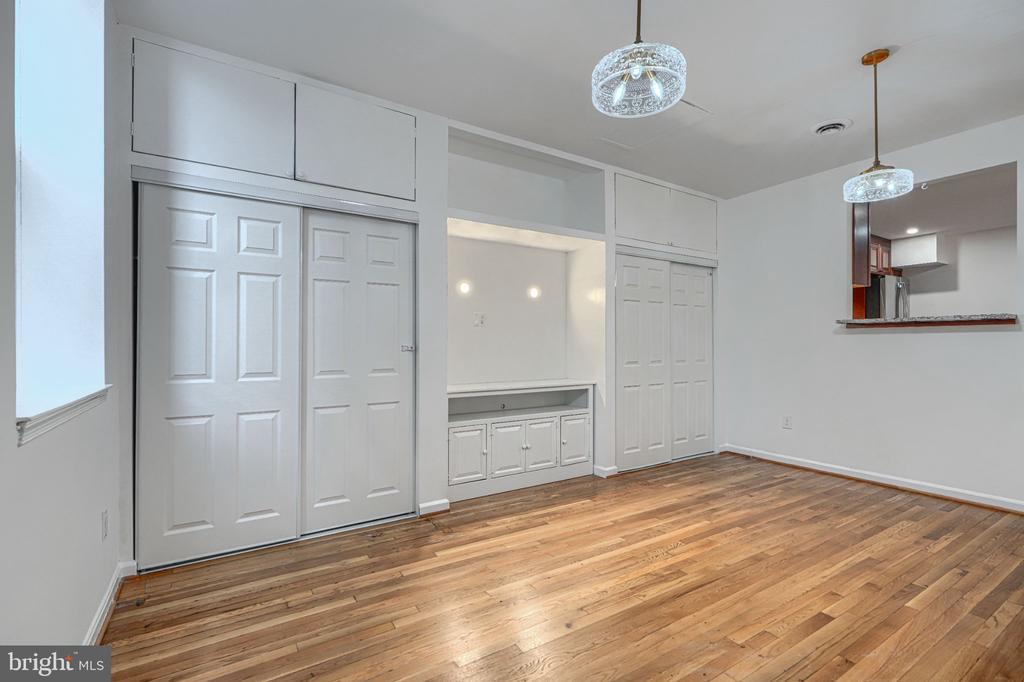 144 E CLEMENT STREET E Unit: A