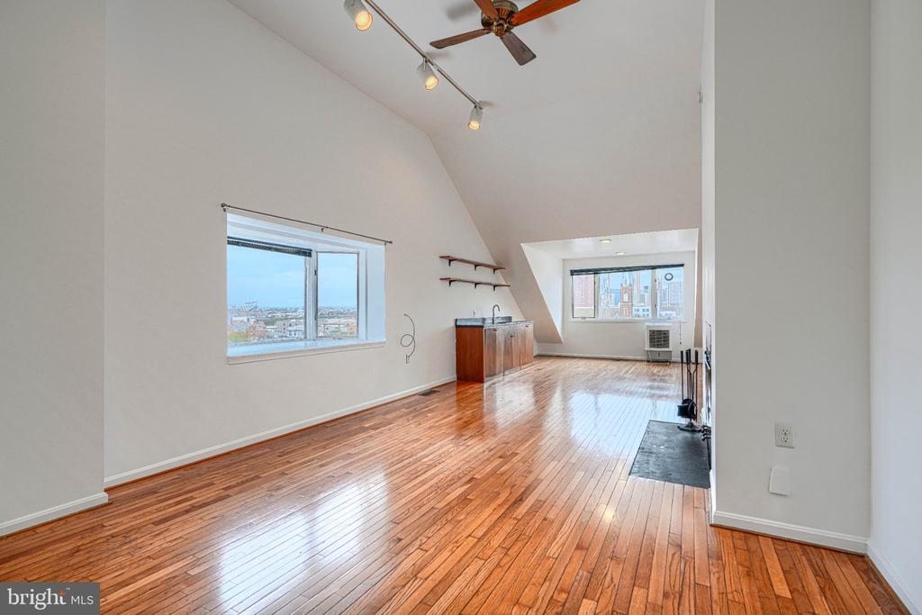 144 E CLEMENT STREET E Unit: A