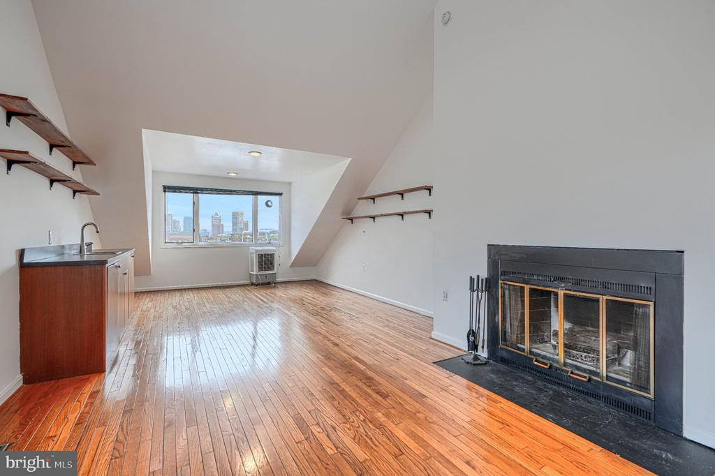 144 E CLEMENT STREET E Unit: A