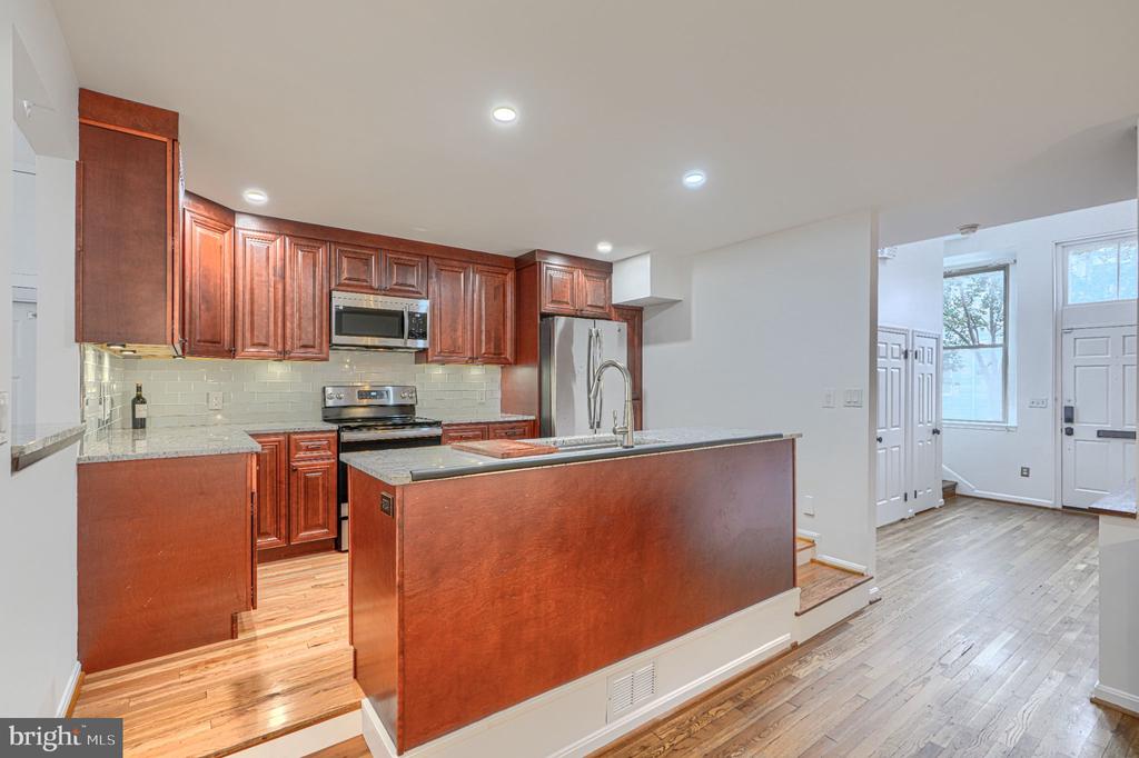 144 E CLEMENT STREET E Unit: A