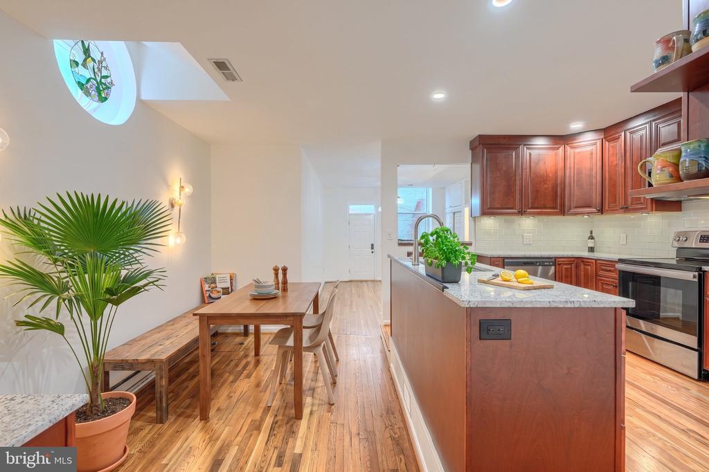 144 E CLEMENT STREET E Unit: A