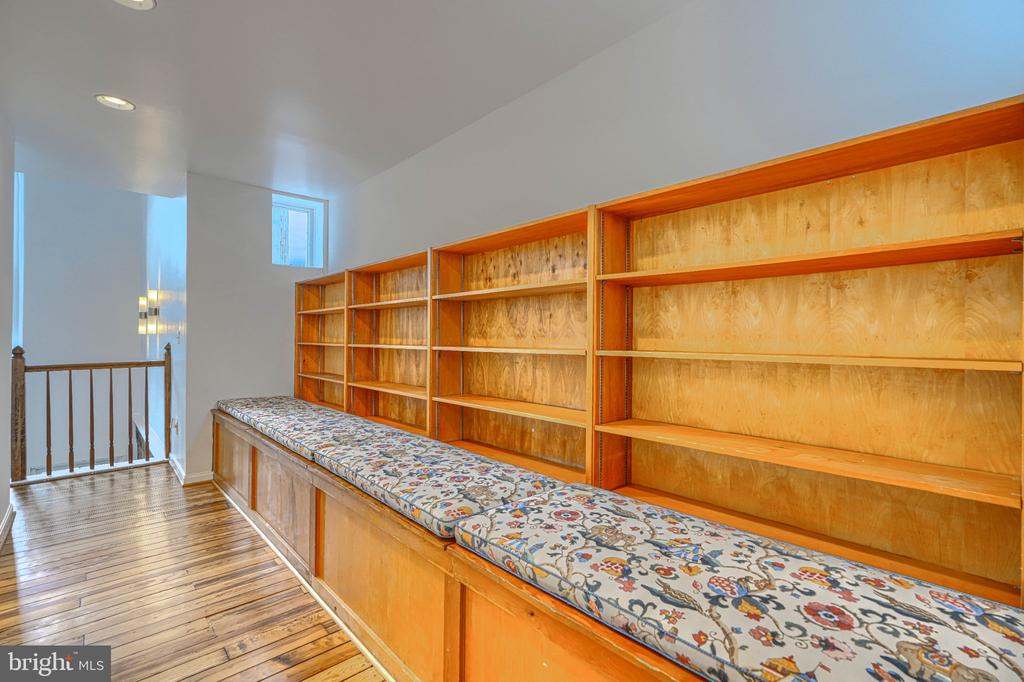144 E CLEMENT STREET E Unit: A