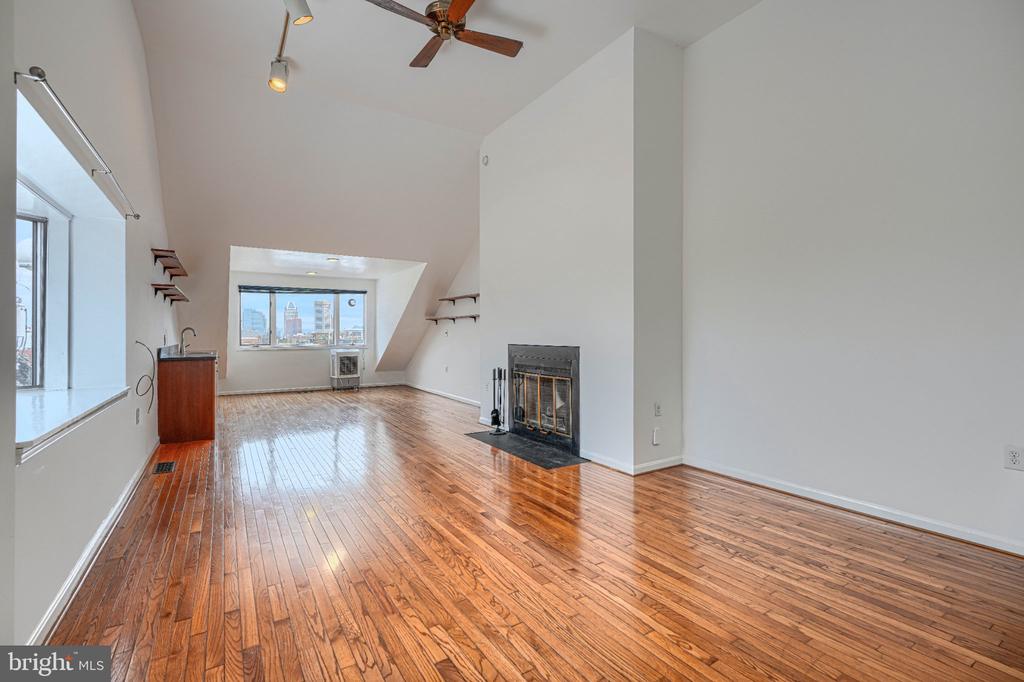 144 E CLEMENT STREET E Unit: A