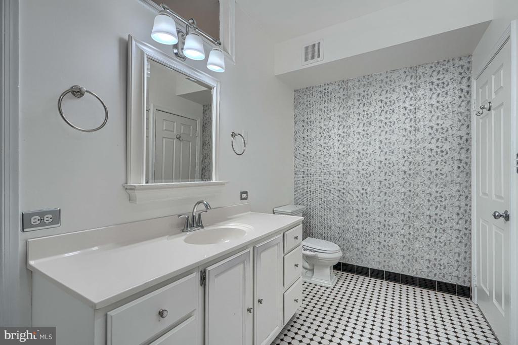 144 E CLEMENT STREET E Unit: A