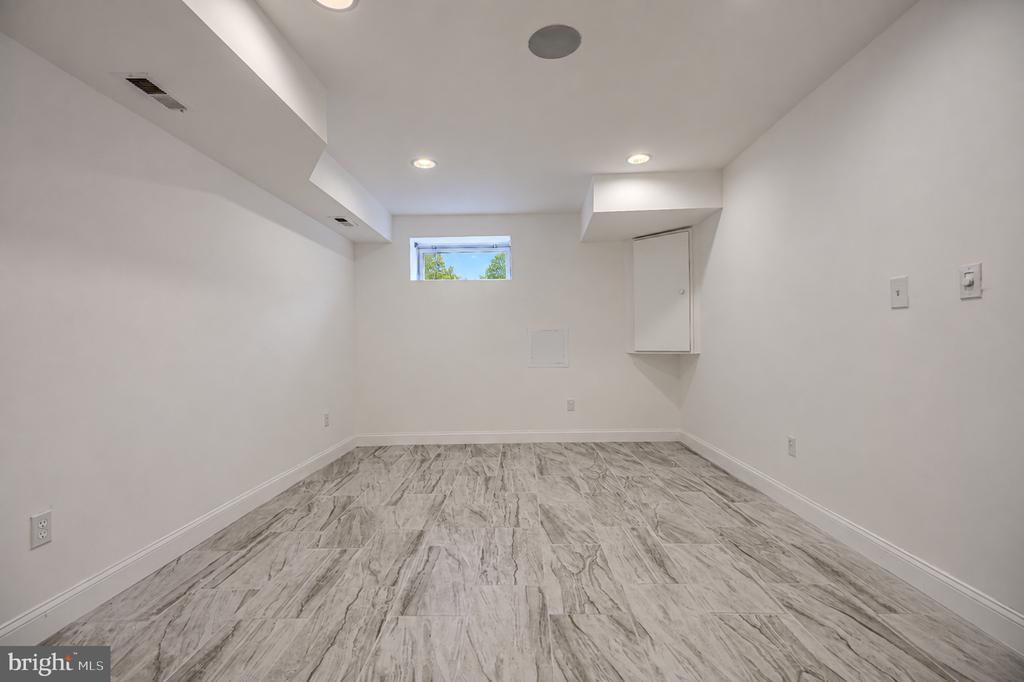 1414 JACKSON STREET