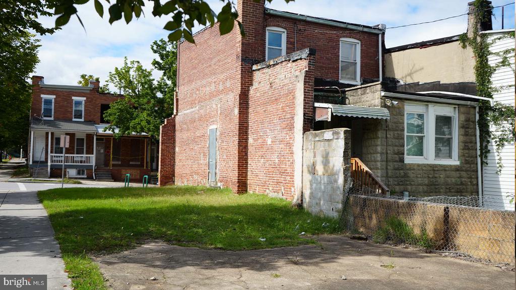 2263 SIDNEY AVENUE