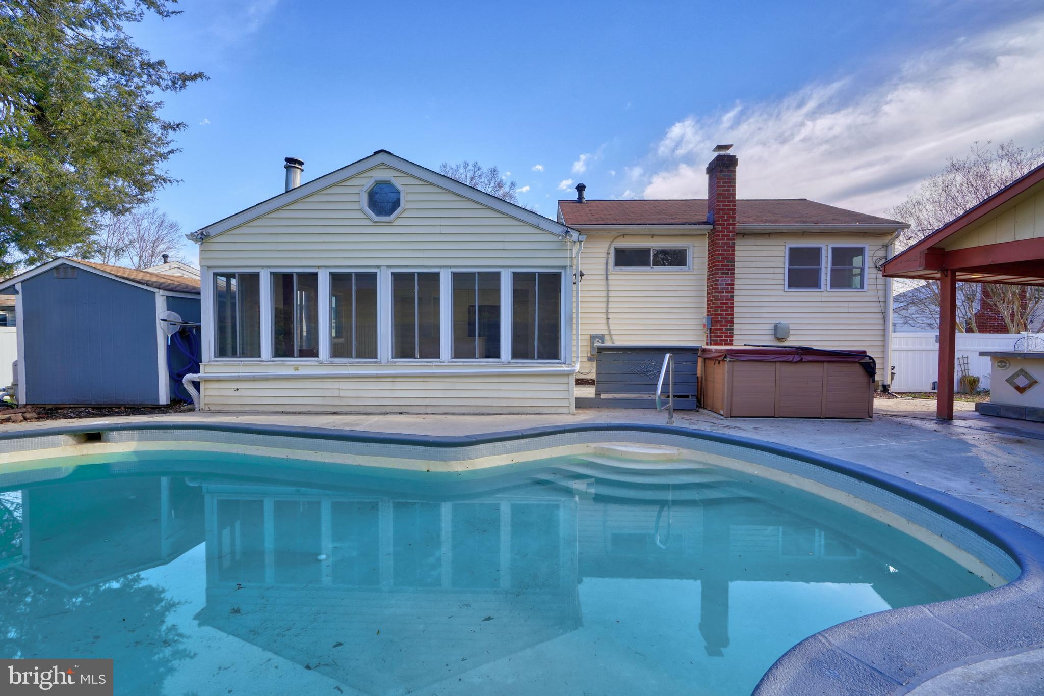 1001 Plover COURT
