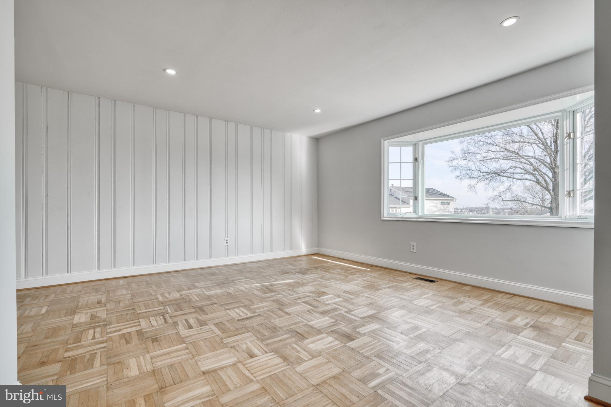 1001 Plover COURT