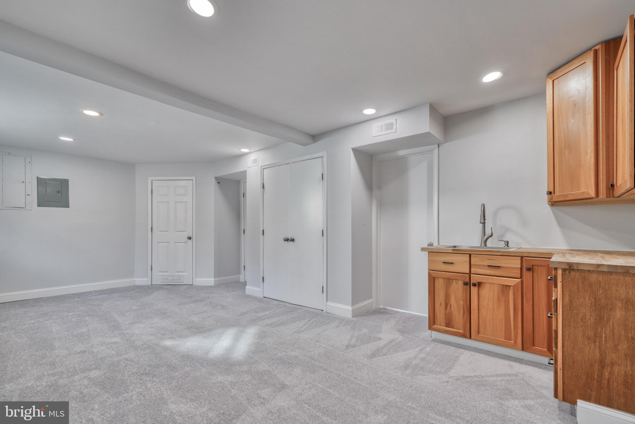 1001 Plover COURT