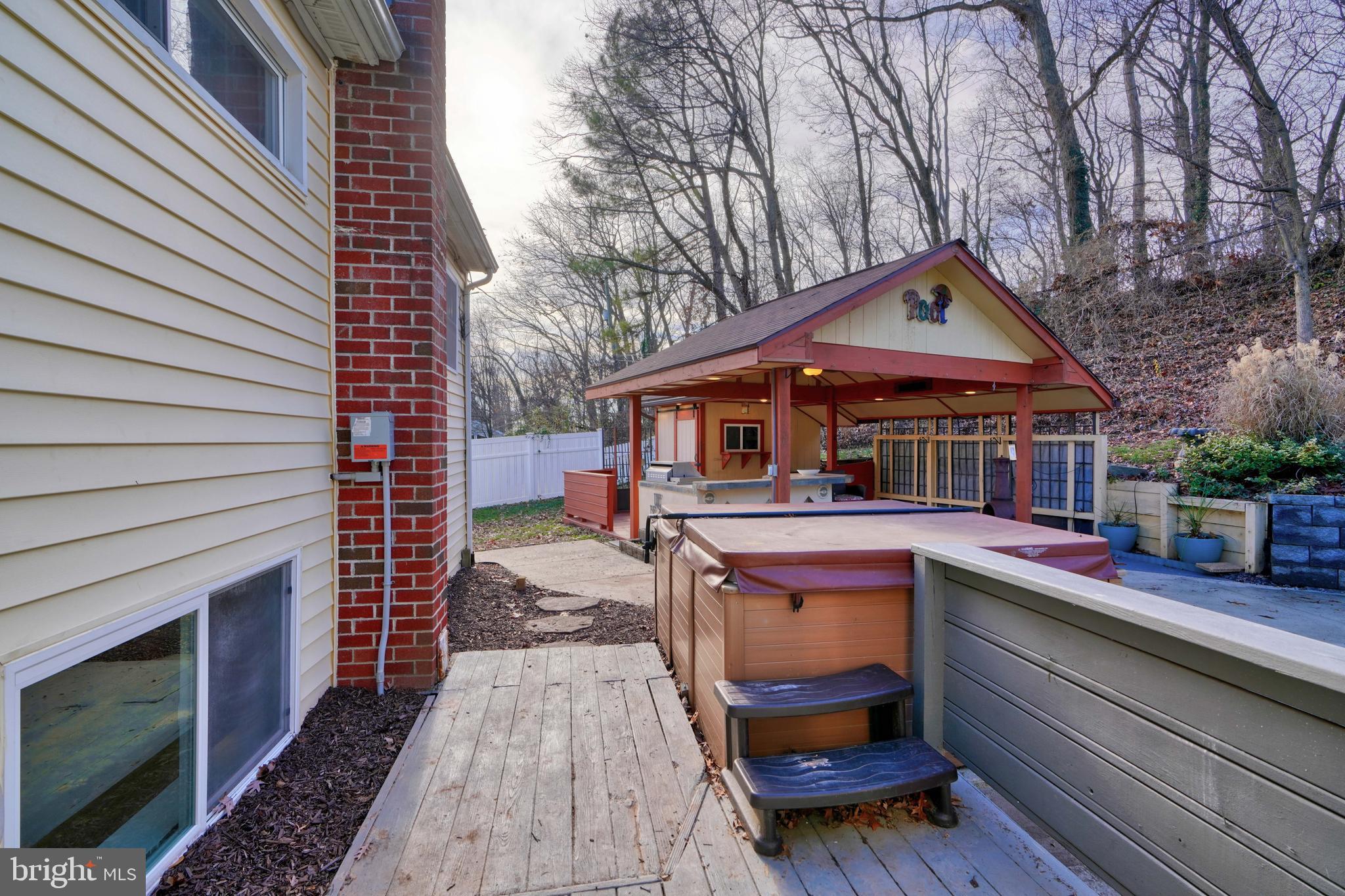 1001 Plover COURT