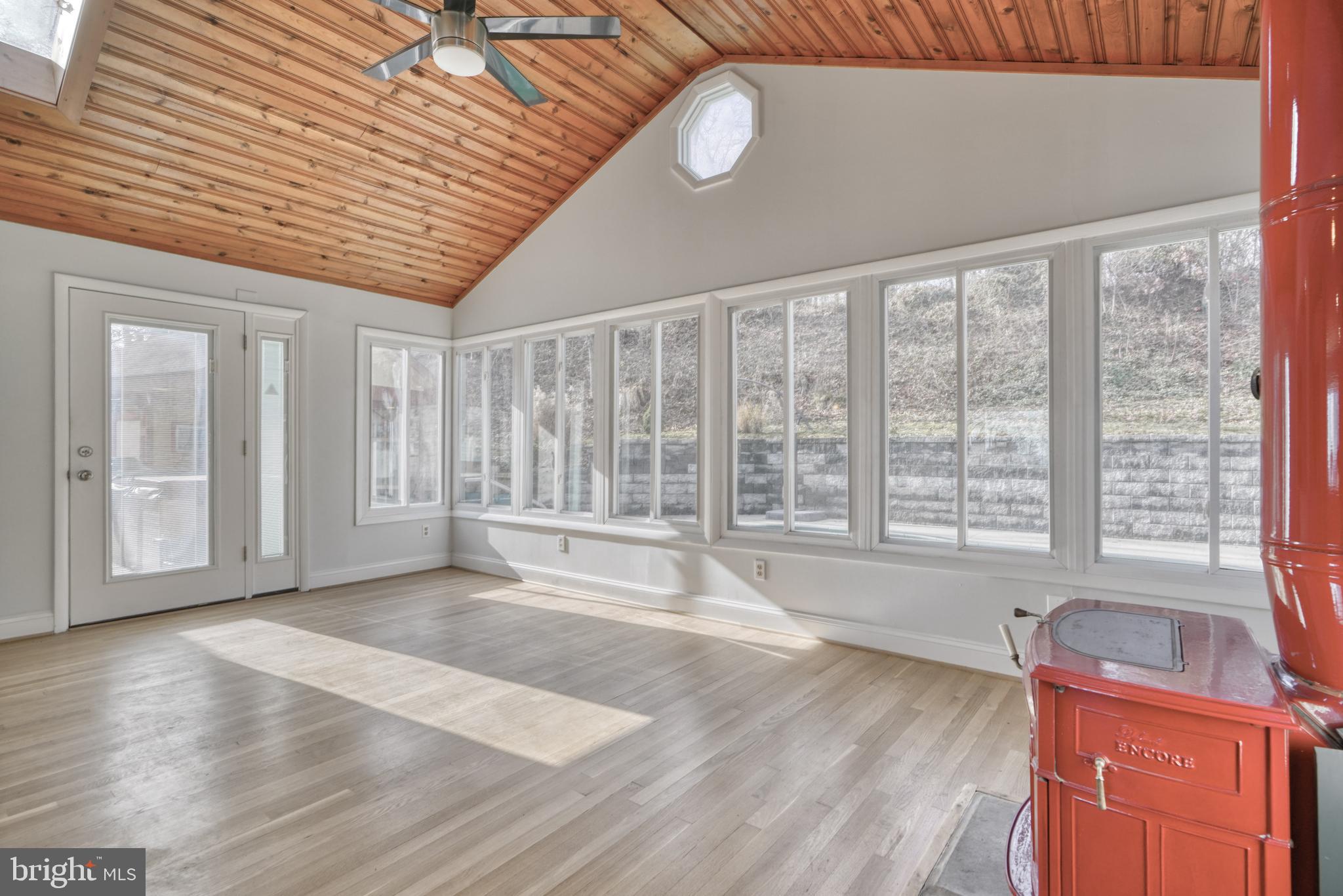 1001 Plover COURT