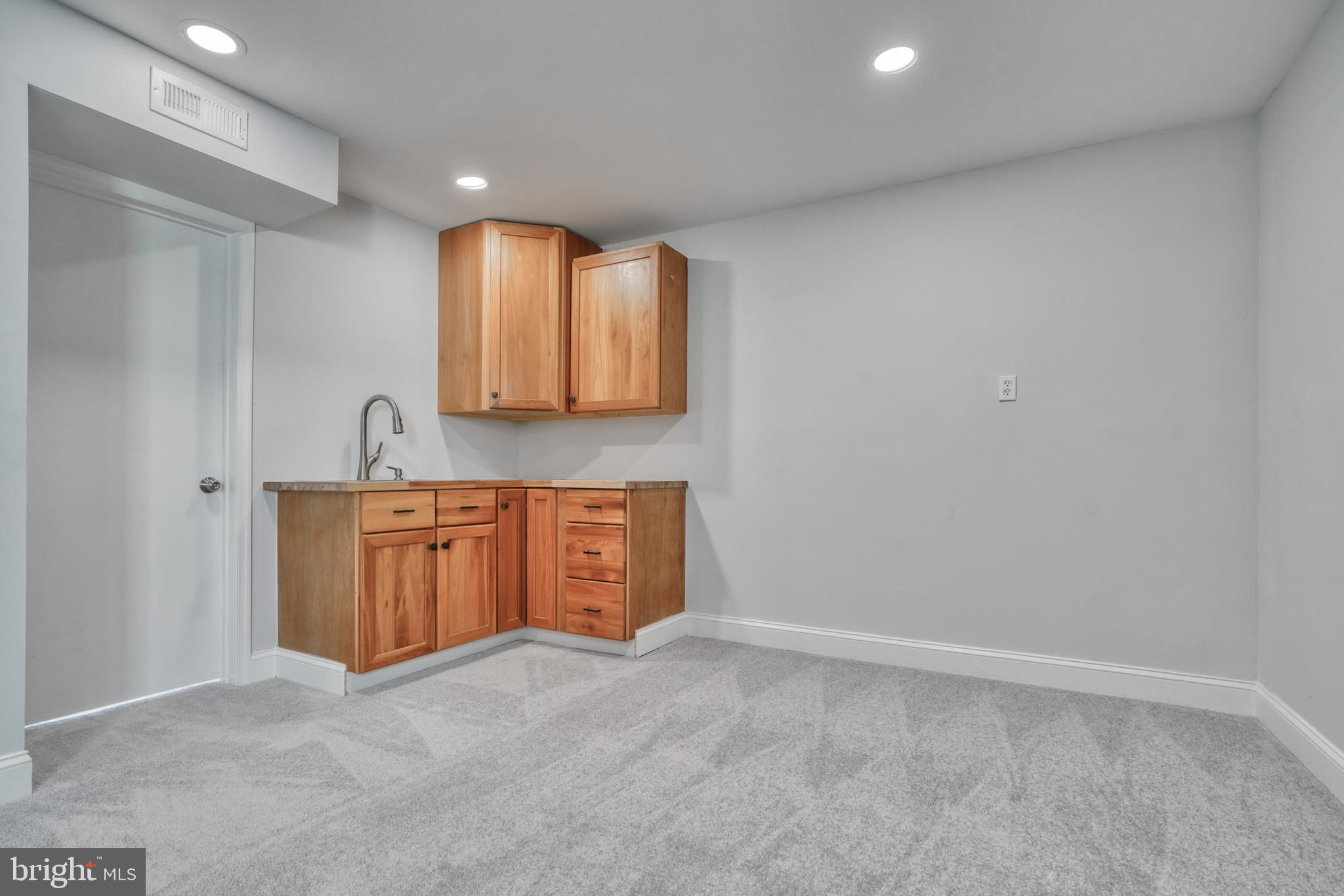 1001 Plover COURT