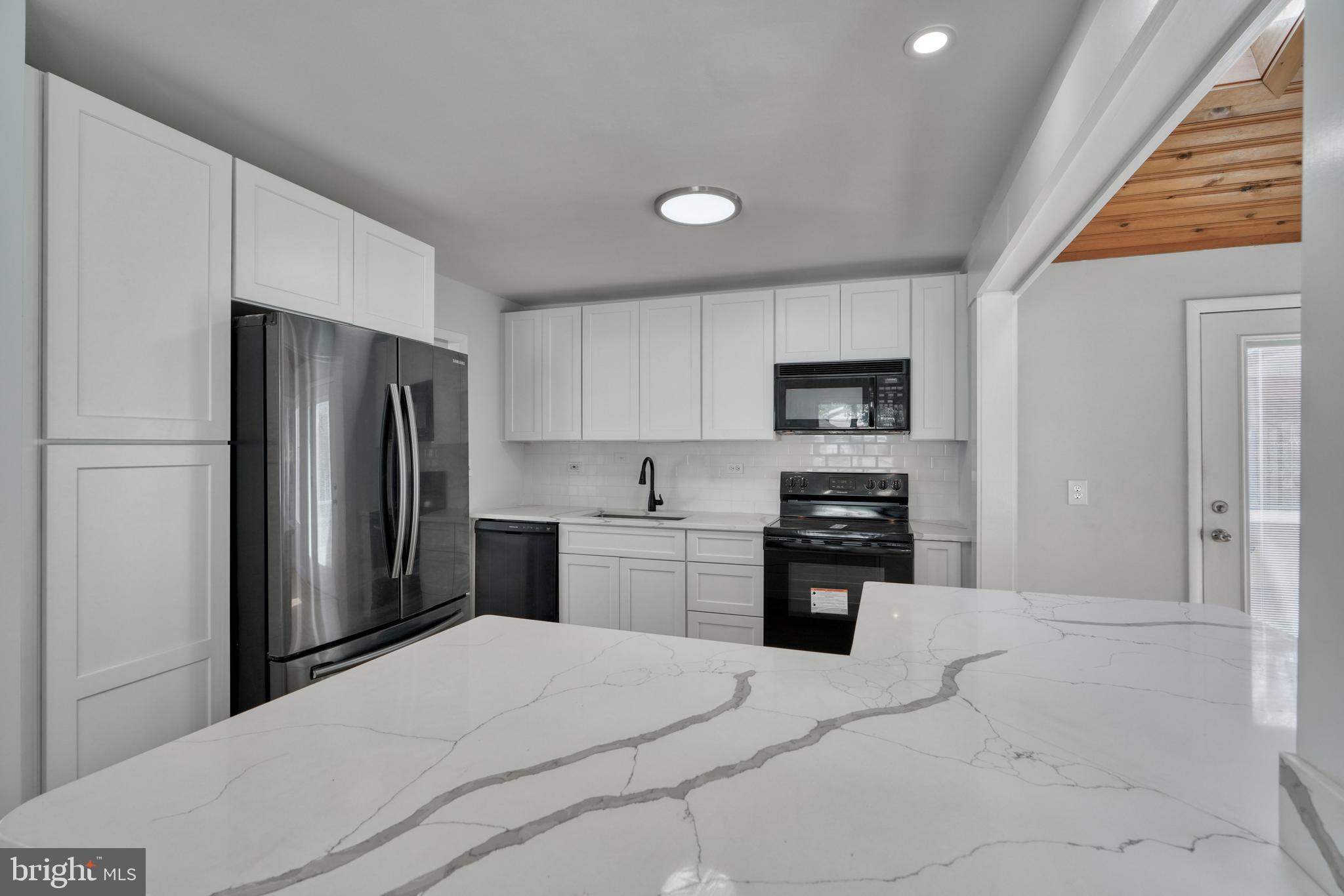 1001 Plover COURT