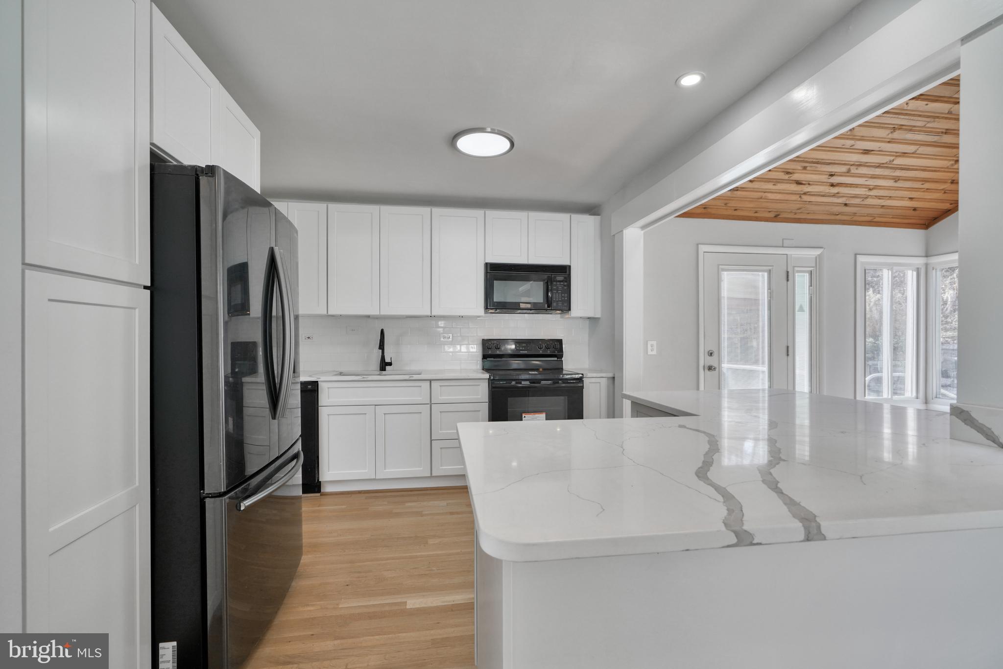1001 Plover COURT