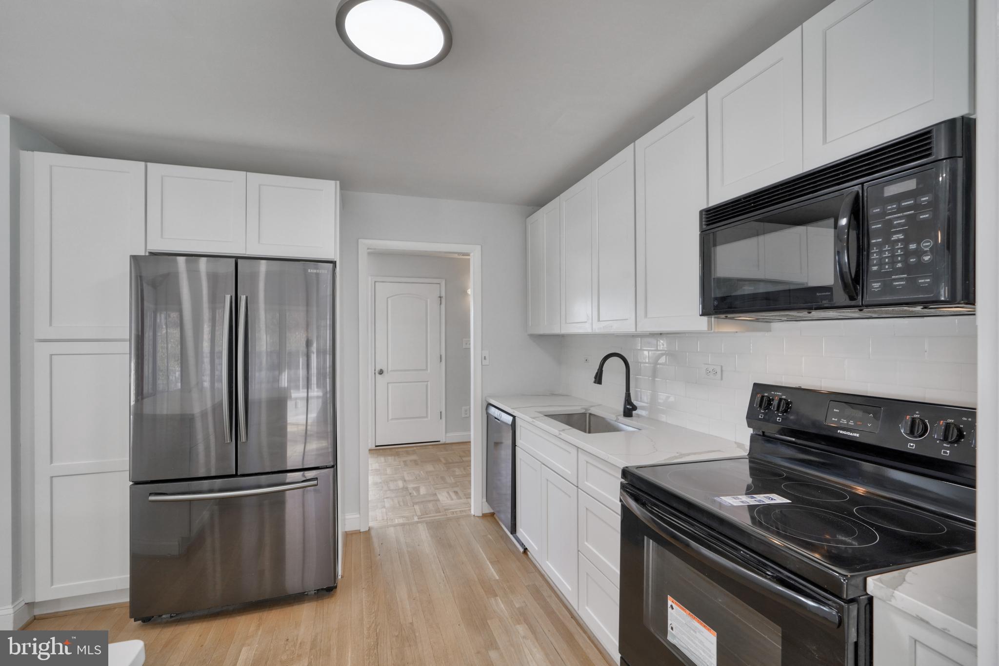 1001 Plover COURT