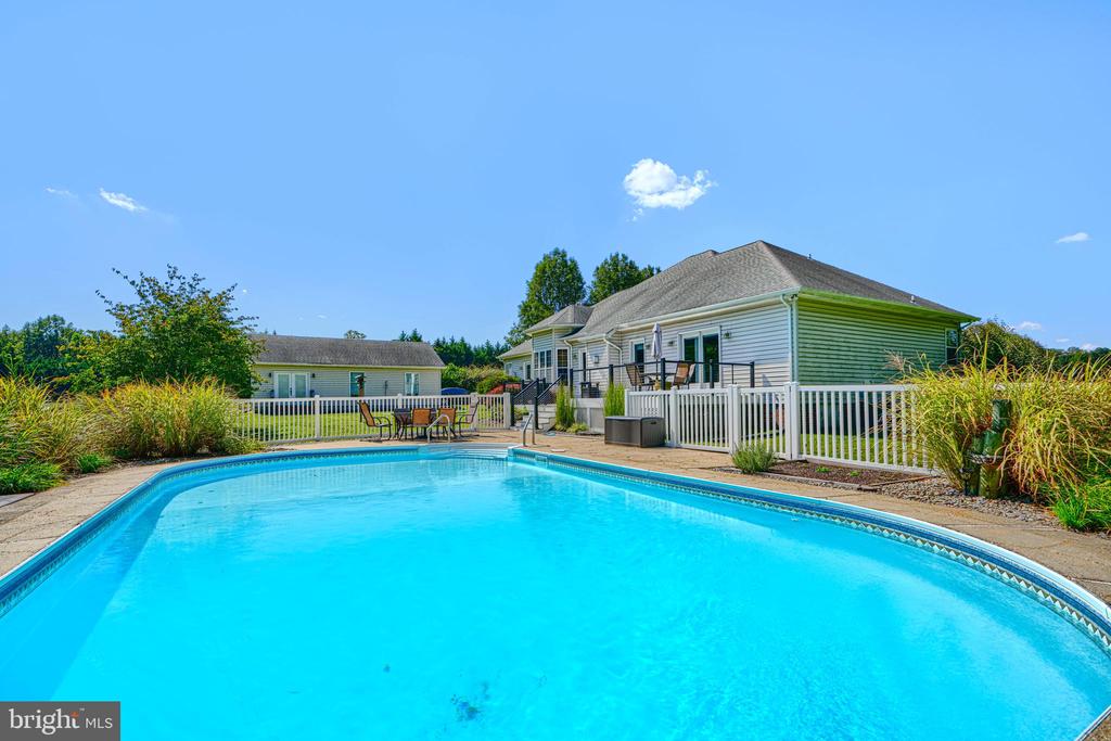 5320 BURREED COURT