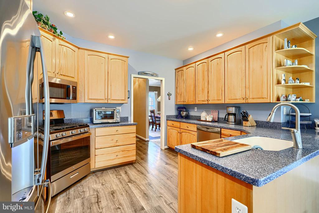 5320 BURREED COURT