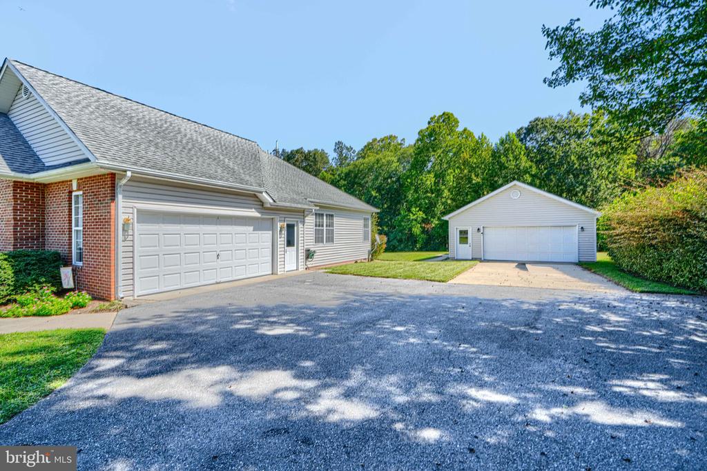 5320 BURREED COURT
