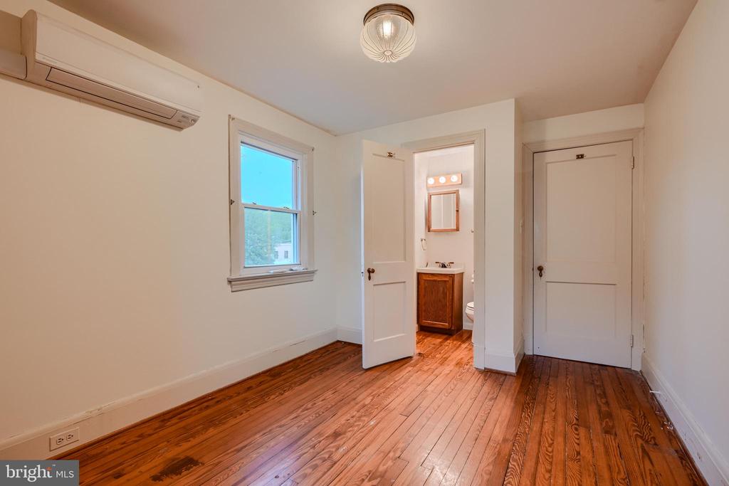 206 Edmund St