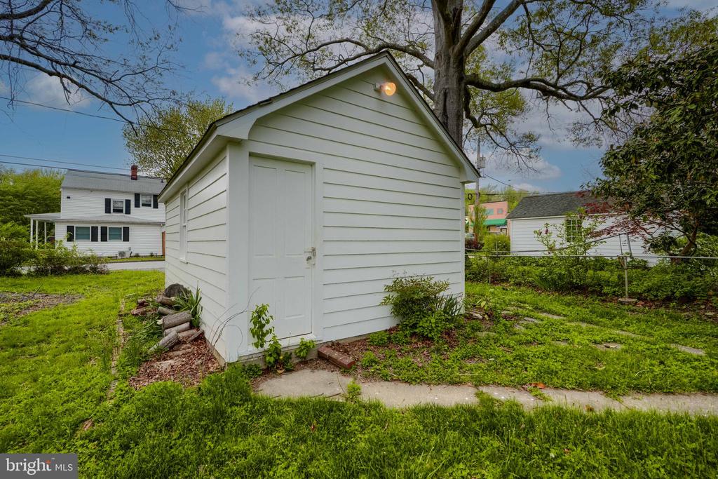 206 Edmund St