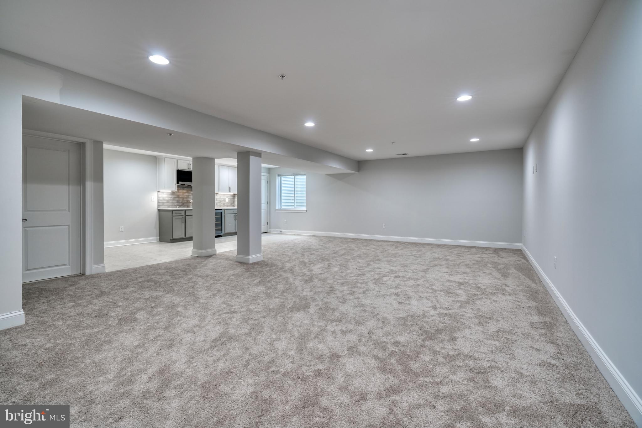 8615 Hines CIRCLE