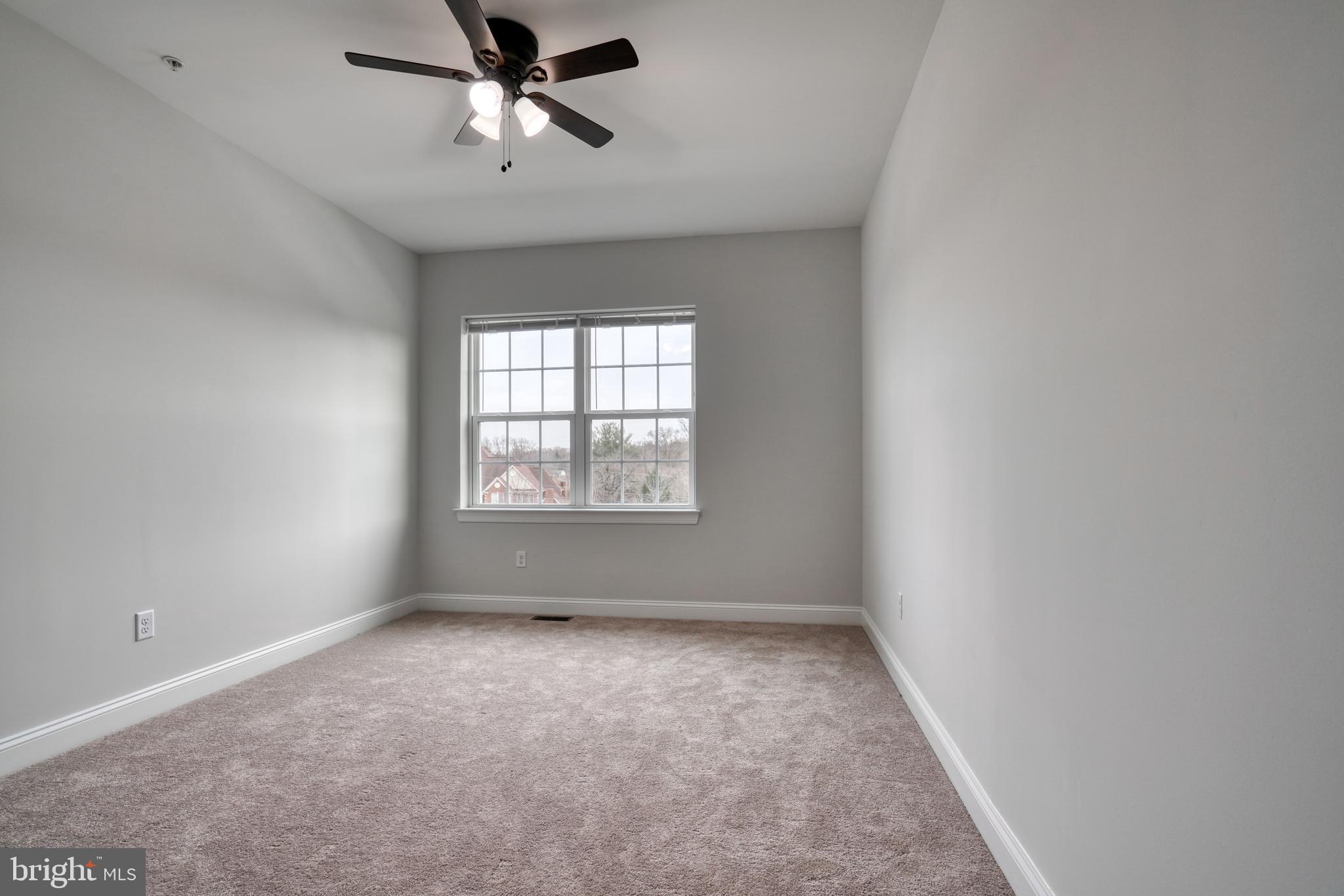 8615 Hines CIRCLE