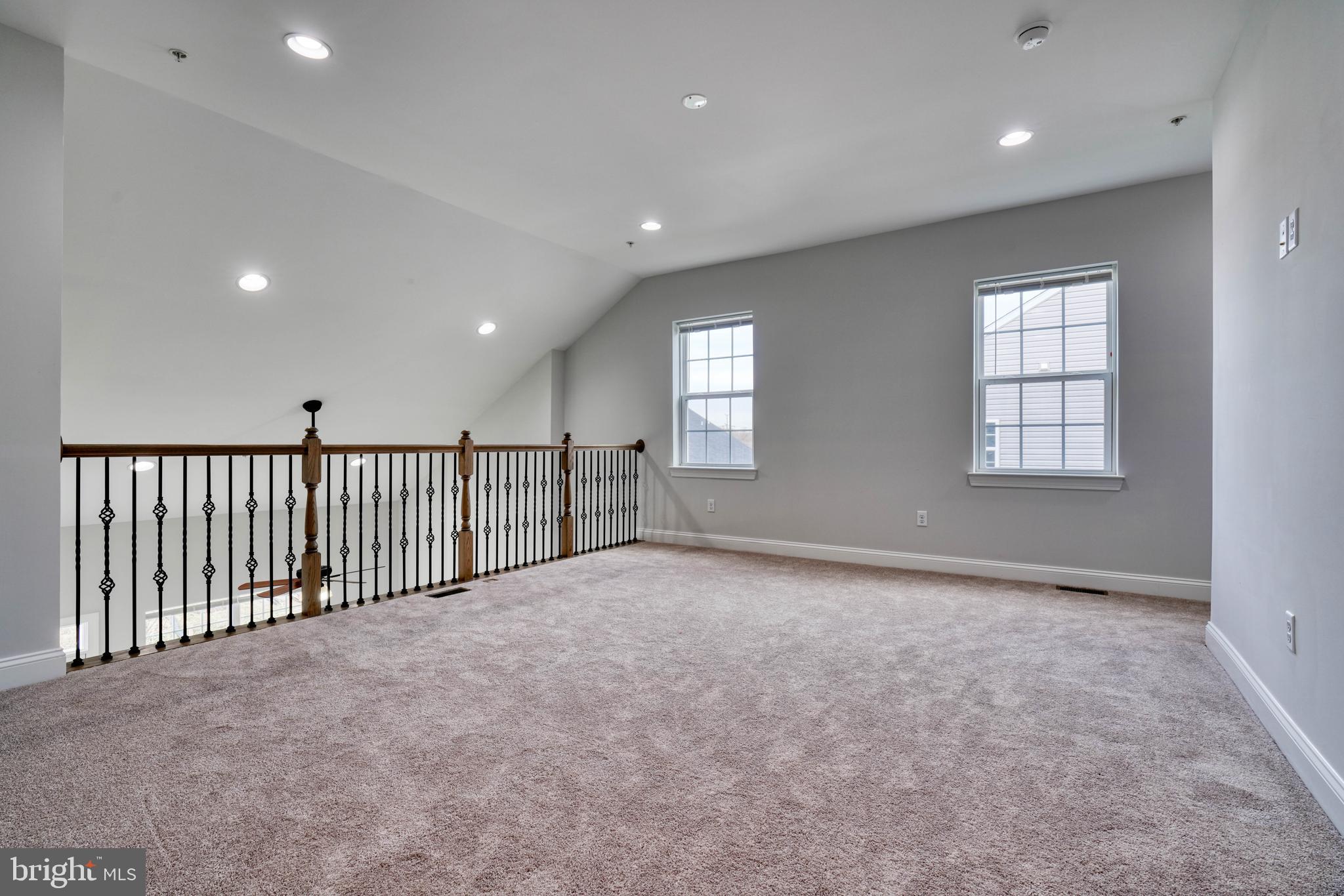 8615 Hines CIRCLE
