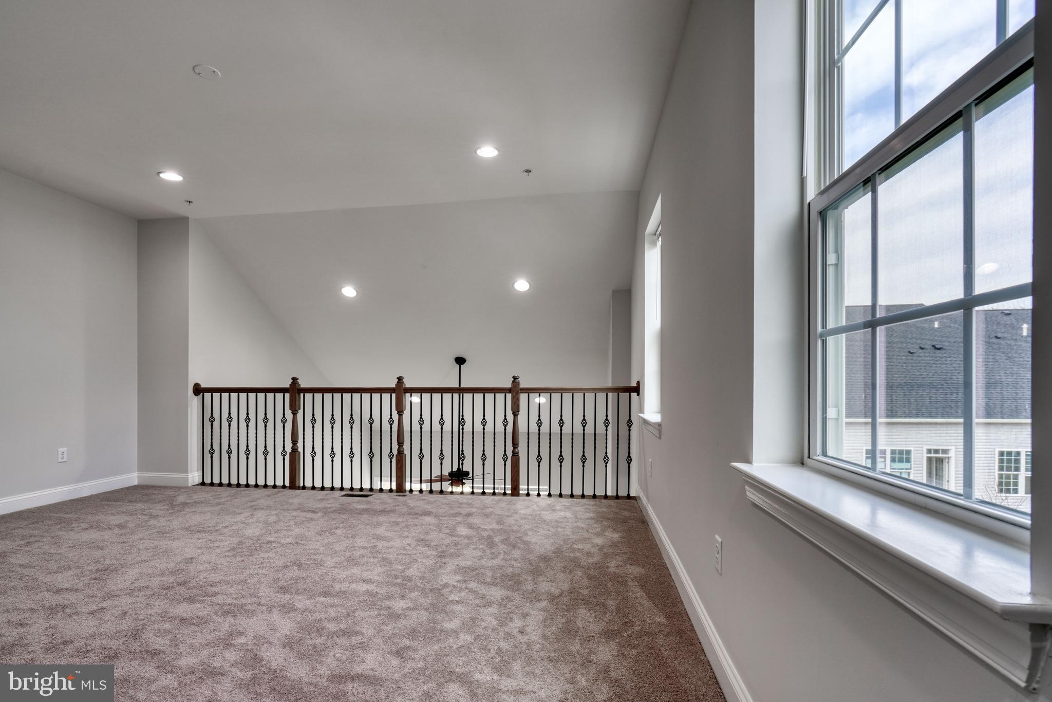 8615 Hines CIRCLE