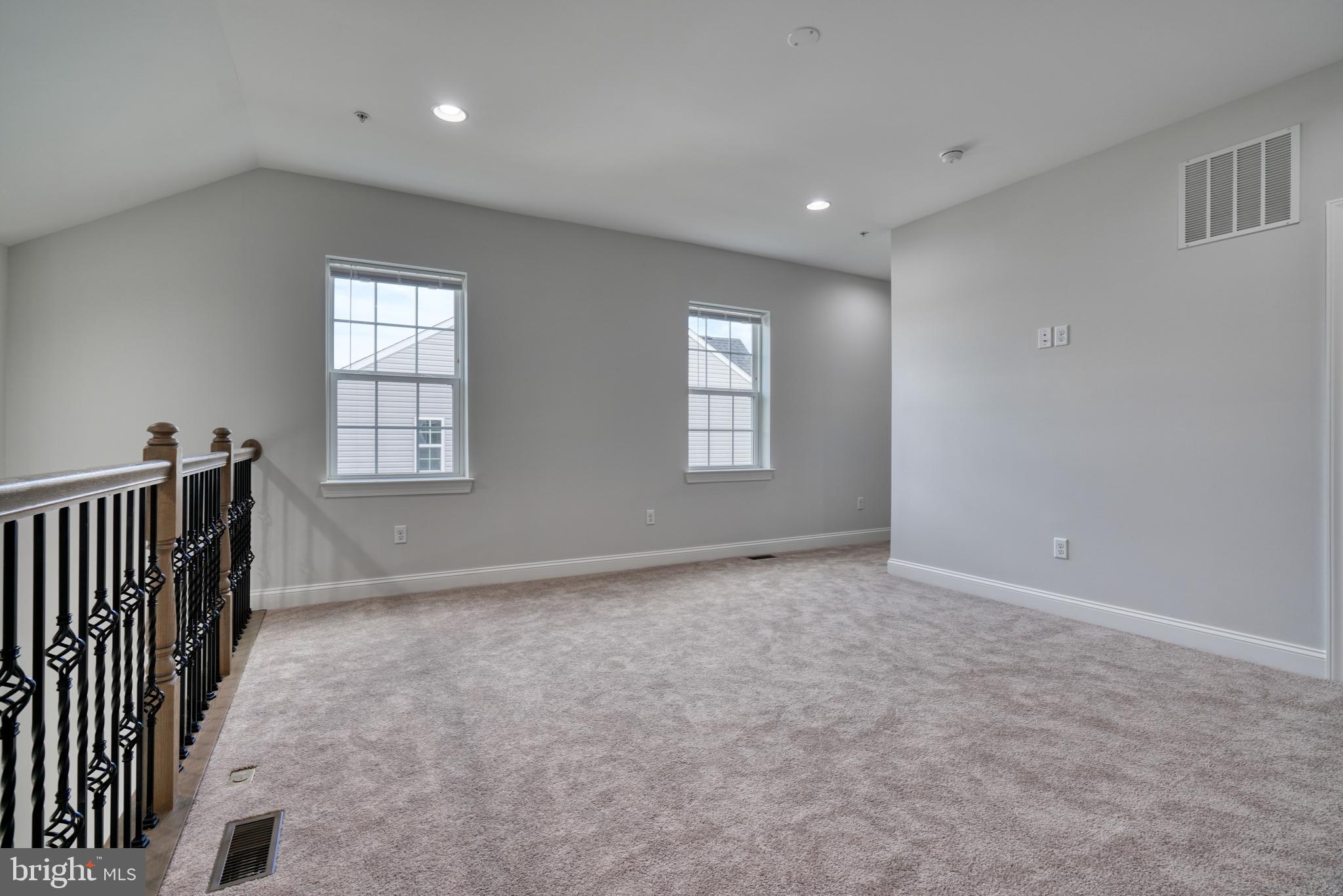 8615 Hines CIRCLE