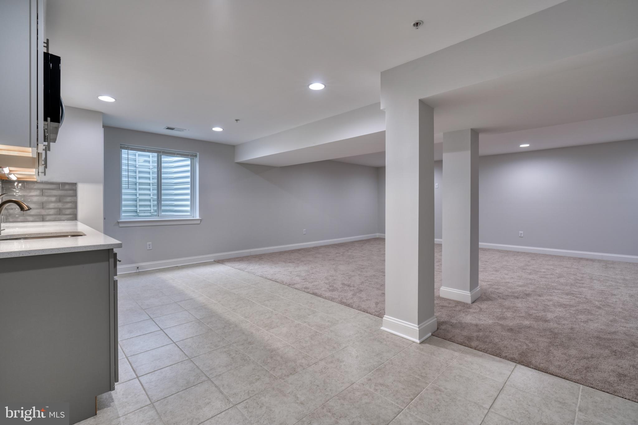 8615 Hines CIRCLE