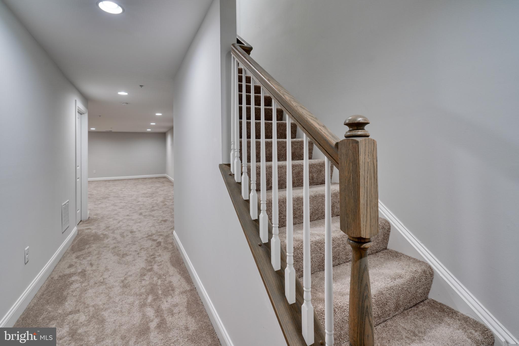 8615 Hines CIRCLE