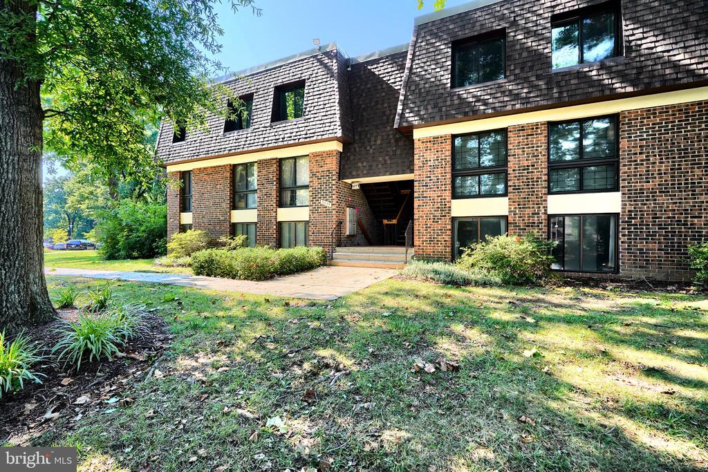 5239 W Running Brook Rd #302