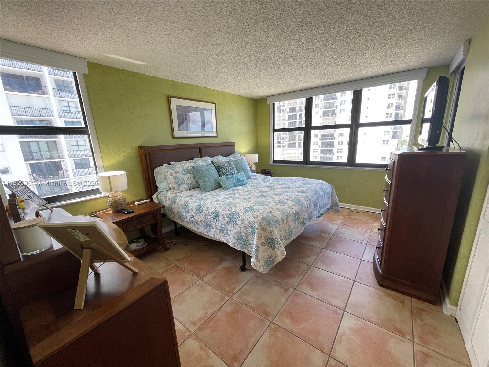 2301 S Ocean Dr # 1405