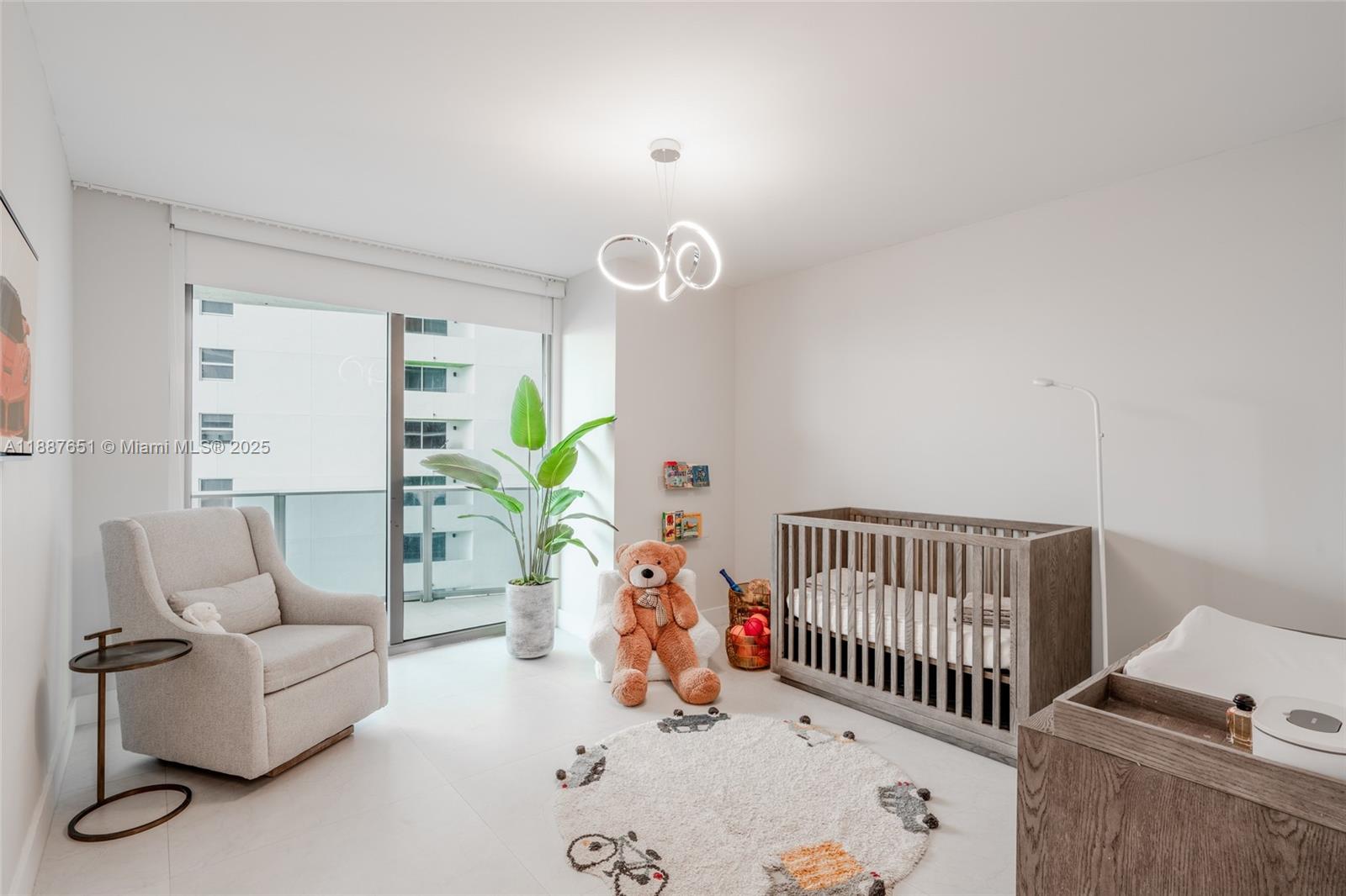 488 NE 18th St Unit: 2612/2615